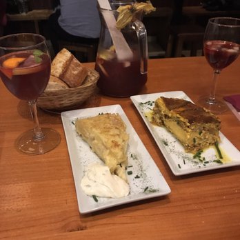 El Sur - Sangria, Tortilla de Patata, Mousaka - Tapas Bars Near Me - Madrid, M