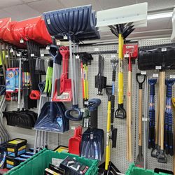 Robinson Ace Hardware - Winter equipment
