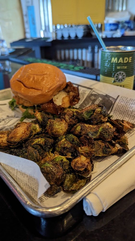 DUCK DIVE TAVERN Updated July 2024 25 Photos & 21 Reviews 404