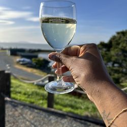Four Fools Winery - Beautiful evening for a glass of vino at Four Fools