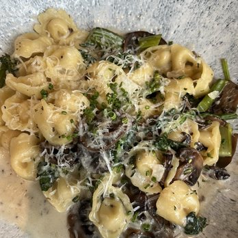 Earls Kitchen + Bar - Truffle tortellini - New American Near Me - Bellevue, Washington