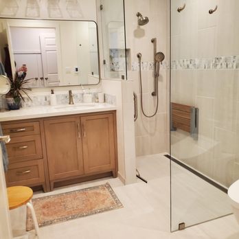 Diangson J Remodel - a bathroom with a glass shower - General Contractors Near Me - Santa Rosa, California Diangson J Remodel - a bathroom with a glass shower - General Contractors Near Me - Santa Rosa, California