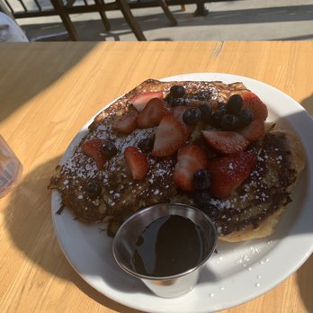 Fratelli Cafe - Croissant French Toast - Coffee & Tea Near Me - Los Angeles, California Fratelli Cafe - Croissant French Toast - Coffee & Tea Near Me - Los Angeles, California
