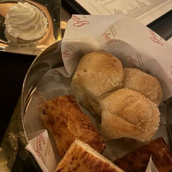 Barry's Downtown Prime - Free bread to whet the appetite - very tasty - Seafood Near Me - Las Vegas, Nevada