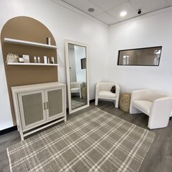 Beauty Skin Wellness - Beautiful waiting area with calming music