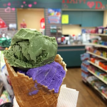 Kamoi Snack-n-Go - Green tea and Ube (taro/sweet potato/purple yam). - Ice Cream & Frozen Yogurt Near Me - Kaunakakai, Hawaii