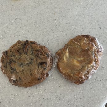 Pigman's Barbeque - Chocolate Chip Cookie , Macadamia Nut Cookie - Sandwiches Near Me - Kill Devil Hills, North Carolina