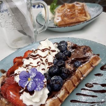 Lilize Cafe - Nutellove Waffle at Lily's - Cafes Near Me - Weimar, TH Lilize Cafe - Nutellove Waffle at Lily's - Cafes Near Me - Weimar, TH