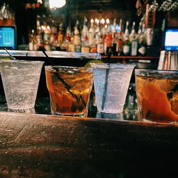 Henry's Rooftop Deck - Strong drinks! - Bars Near Me - Charleston, South Carolina
