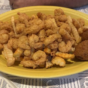 Dee's Hang Out - Popcorn shrimp platter - Cajun/Creole Near Me - Panama City Beach, Florida