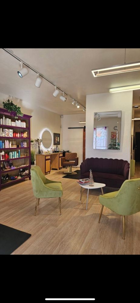 Hair and Body Works Logo