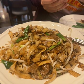 Yi Xin Cafe - Beef Chow Fun - Hong Kong Style Cafe Near Me - Honolulu, Hawaii Yi Xin Cafe - Beef Chow Fun - Hong Kong Style Cafe Near Me - Honolulu, Hawaii