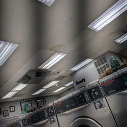 White Oak Laundromat - It's a quiet laundry mat, but there is a lot of mold on the ceiling, and mold in the seals of some of the machines.