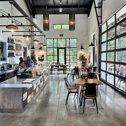 Edio Vineyards at Delfino Farms - Inside