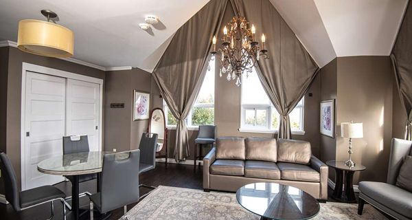 Elm Hurst Inn & Spa by null