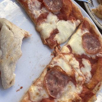 Bar Il Protontino - Soggy pizza that tastes like it was ran over by a taxi - Cafes Near Me - Amalfi, SA Bar Il Protontino - Soggy pizza that tastes like it was ran over by a taxi - Cafes Near Me - Amalfi, SA