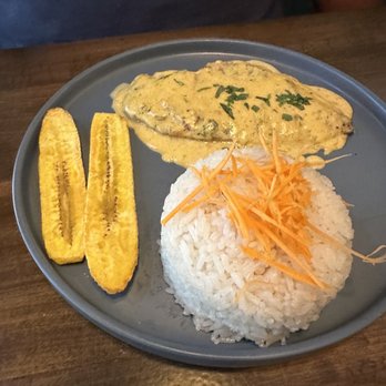 MonteMar - Garlic Chicken with Rice and Plaintain - Mexican Near Me - Lawrenceville, Georgia