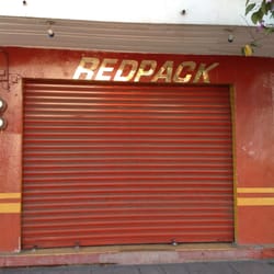 Redpack - Fachada de la paqueteria.