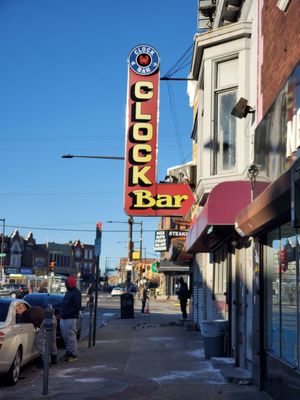 Clock Bar by null