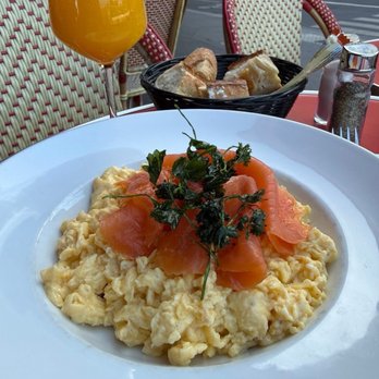 Dupont Versailles - Salmon and eggs breakfast - Brasseries Near Me - Paris, 75 Dupont Versailles - Salmon and eggs breakfast - Brasseries Near Me - Paris, 75