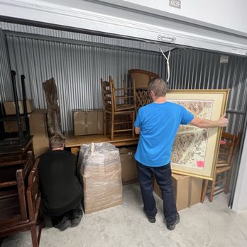 Expert Moving & Storage - Moving excess furniture and goods into a storage space. - Movers Near Me - Hayward, California Expert Moving & Storage - Moving excess furniture and goods into a storage space. - Movers Near Me - Hayward, California