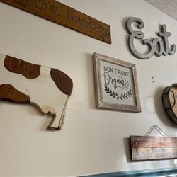 Dimitris Farmer's Market Restaurant - Atmosphere