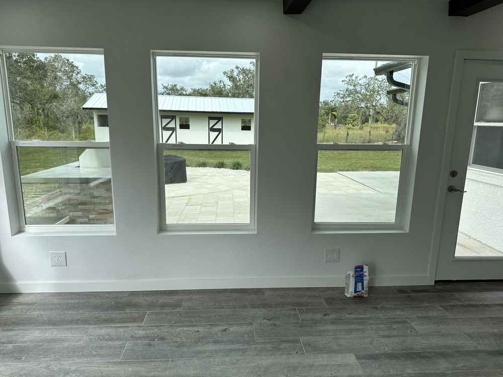 Slide of Elliotts Elite Home Solutions