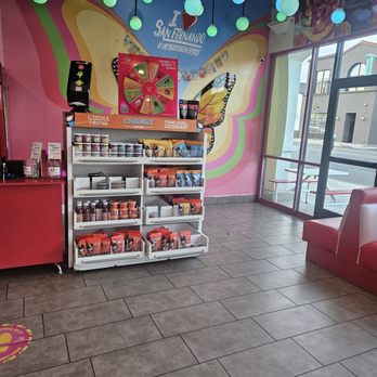 La Michoacana Plus - Inside of the place - Ice Cream & Frozen Yogurt Near Me - San Fernando, California La Michoacana Plus - Inside of the place - Ice Cream & Frozen Yogurt Near Me - San Fernando, California