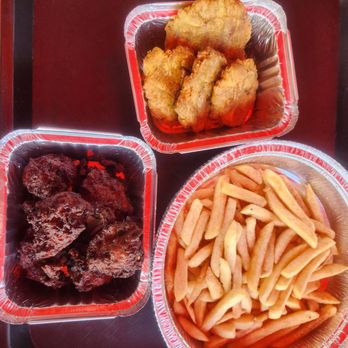 Fresh Florida Fisheries - Tostones, french fries, conch fritters - Seafood Markets Near Me - Miami, Florida