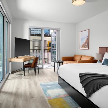 The Margot Hotel San Diego Gaslamp Quarter, Outset by Hilton - Guest room - Hotels Near Me - San Diego, California The Margot Hotel San Diego Gaslamp Quarter, Outset by Hilton - Guest room - Hotels Near Me - San Diego, California