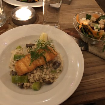 Bryggeriet Herning - Roasted salmon with pearl barley risotto, mushrooms and Greek salad - Breweries Near Me - Herning, 82 Bryggeriet Herning - Roasted salmon with pearl barley risotto, mushrooms and Greek salad - Breweries Near Me - Herning, 82