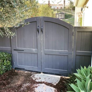 Ranchero Fence - Repair to wooden gate - Fences & Gates Near Me Ranchero Fence - Repair to wooden gate - Fences & Gates Near Me