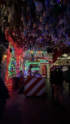 Frosty's Christmas Bar - Los Angeles by null