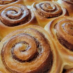 SereniTea House - Cinnamon Rolls