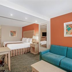 La Quinta by Wyndham Grand Forks - Guest room