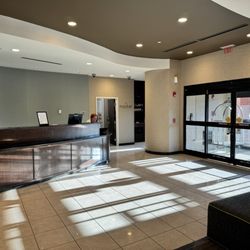 Courtyard by Marriott Pittsburgh West Homestead/Waterfront - Front Desk
