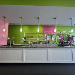 sweetFrog Premium Frozen Yogurt - Toppings bar