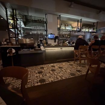 Gianna Restaurant - Wine Bars Near Me - New Orleans, Louisiana Gianna Restaurant - Wine Bars Near Me - New Orleans, Louisiana