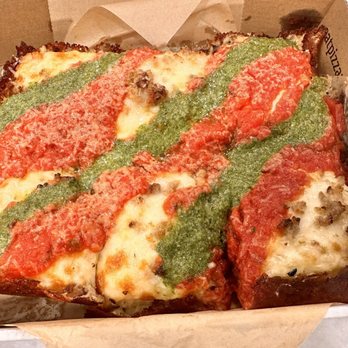Pizza Mamo - Pesto and sausage Detroit style - Pizza Near Me - Honolulu, Hawaii