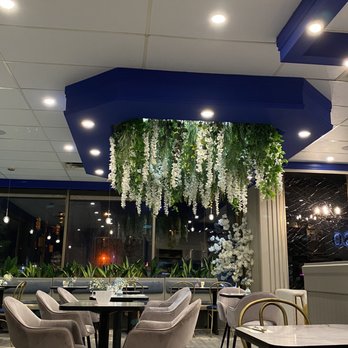 Roses Cafe Senso - Decor - Persian/Iranian Near Me - Richmond Hill, Ontario Roses Cafe Senso - Decor - Persian/Iranian Near Me - Richmond Hill, Ontario