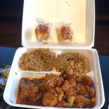 Rice On The Hill - Fried rice with General Tsao's chicken. So good - Chinese Near Me - Austin, Texas Rice On The Hill - Fried rice with General Tsao's chicken. So good - Chinese Near Me - Austin, Texas