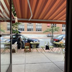 Tino's Artisan Pizza - Some outdoor tables