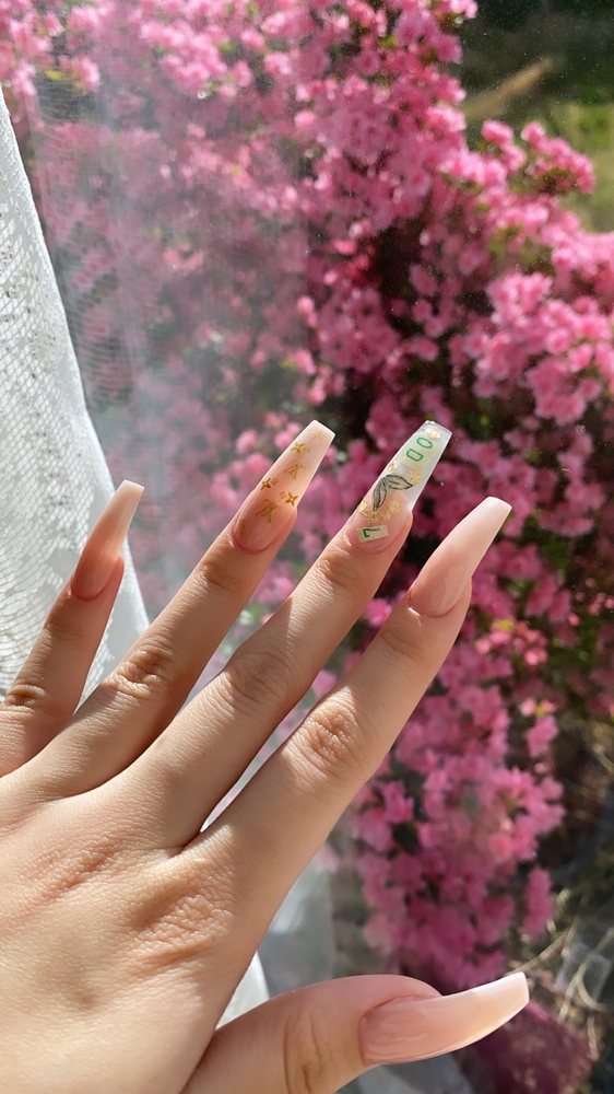 FAMILY SALON HAIR & NAILS Updated October 2024 178 Photos & 64 Reviews 804 Baltimore Rd