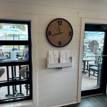 casualbird - Cafes Near Me - DAYT BCH SH, Florida