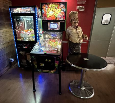 Virtuoso Pizzeria by David Losole by null