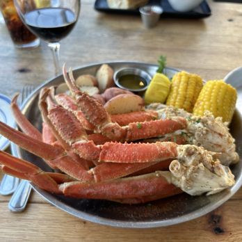 Zeke's Restaurant - 2lb Alaskan Snow Crab Legs - Salad Near Me - Orange Beach, Alabama Zeke's Restaurant - 2lb Alaskan Snow Crab Legs - Salad Near Me - Orange Beach, Alabama