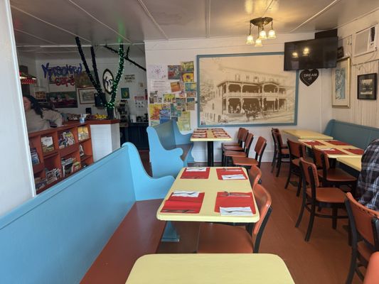 Maggie's Krooked Cafe & Juice Bar by null