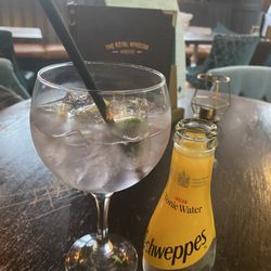 The Royal Windsor - Gin & Tonic