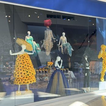Immersive Van Gogh Exhibit - da front window - Art Galleries Near Me - Las Vegas, Nevada Immersive Van Gogh Exhibit - da front window - Art Galleries Near Me - Las Vegas, Nevada
