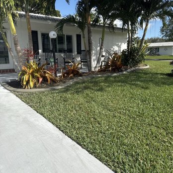 Design Borders - Front yard curbing - Landscaping Near Me Design Borders - Front yard curbing - Landscaping Near Me